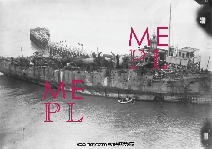 : HMS Vindictive at Ostend, Belgium, WW1 : HMS Vindictive at Ostend, Belgium, WW1