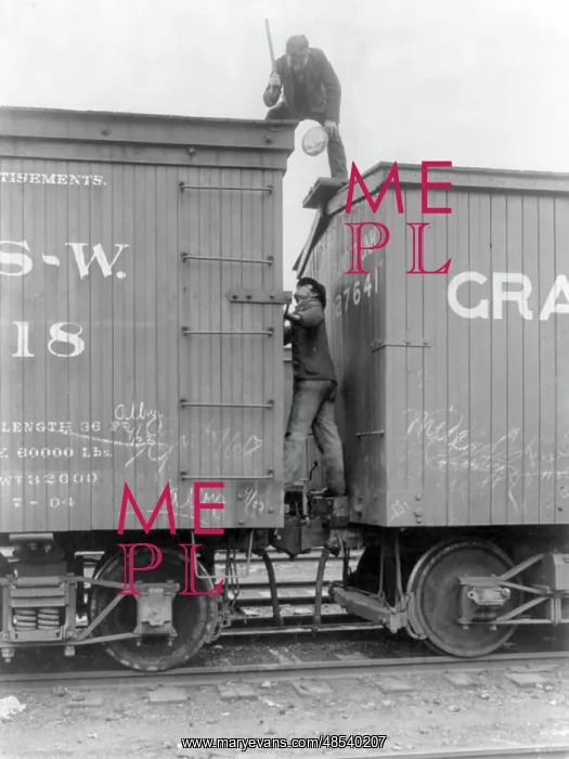 : Hobos Fighting, 20th Century : Hobos Fighting, 20th Century
