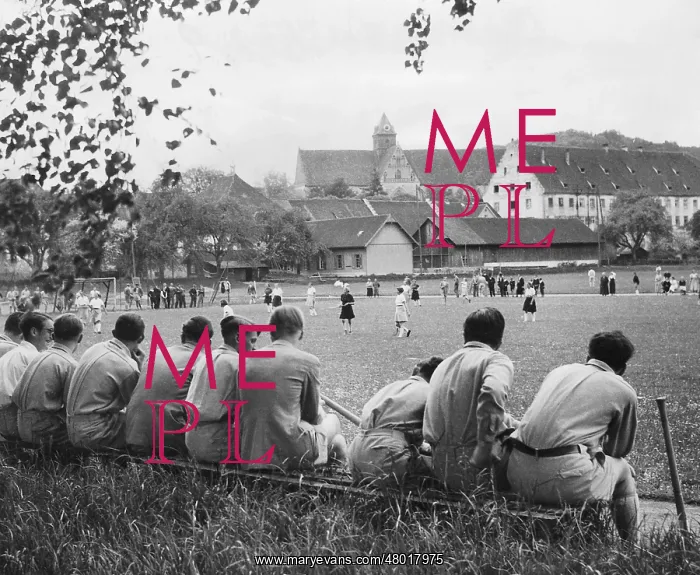 : Hockey match at the castle school in Salem : Hockey match at the castle school in Salem