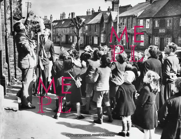 : Hocktide, Hungerford, 1951 : Hocktide, Hungerford, 1951