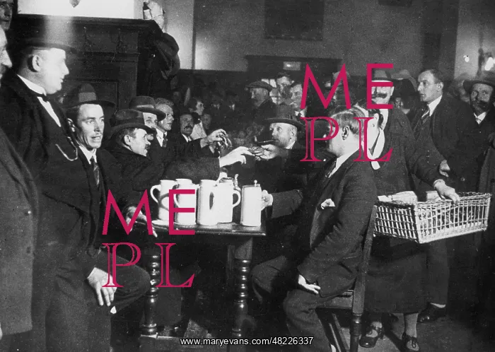 : The Hofbraeuhaus in Munich, around 1930 : The Hofbraeuhaus in Munich, around 1930