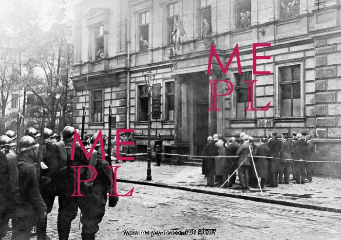 : Hoisting of the flag in front of the house of the plebiscite : Hoisting of the flag in front of the house of the plebiscite