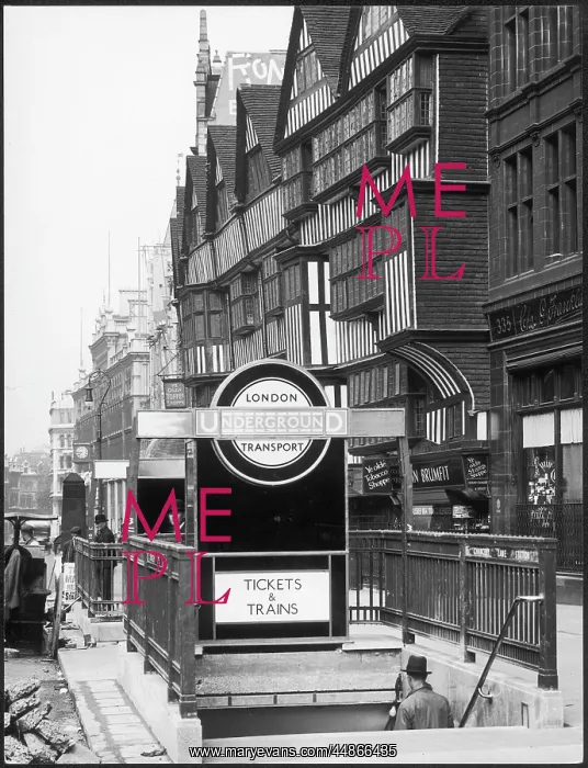: HOLBORN UNDERGROUND : HOLBORN UNDERGROUND
