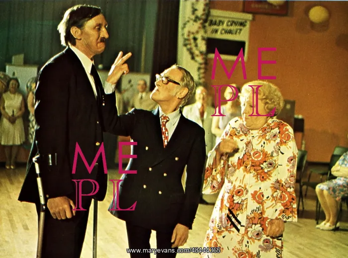 : HOLIDAY ON THE BUSES : HOLIDAY ON THE BUSES
