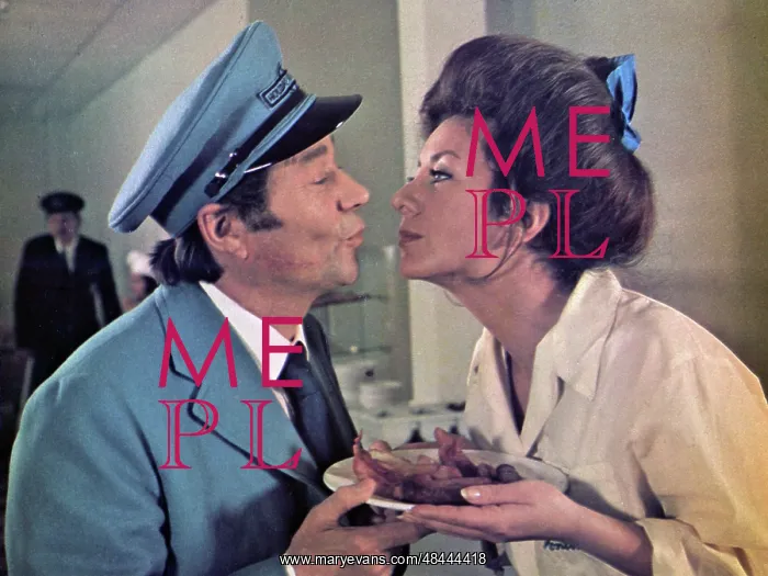 : HOLIDAY ON THE BUSES : HOLIDAY ON THE BUSES