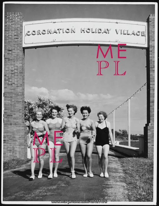 : HOLIDAY CAMP : HOLIDAY CAMP
