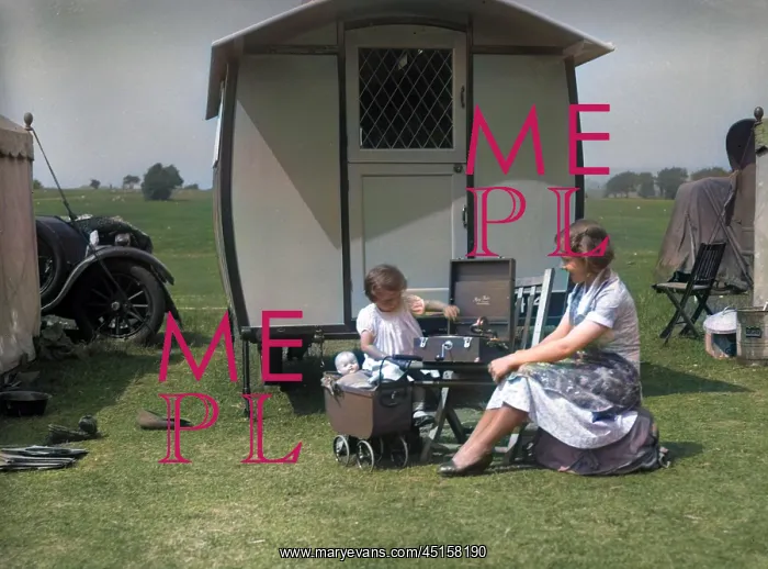 : HOLIDAY CARAVAN : HOLIDAY CARAVAN