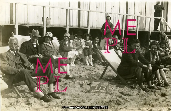  : Holidaymakers