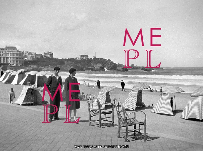 : Holidaymakers at Biarritz, France : Holidaymakers at Biarritz, France