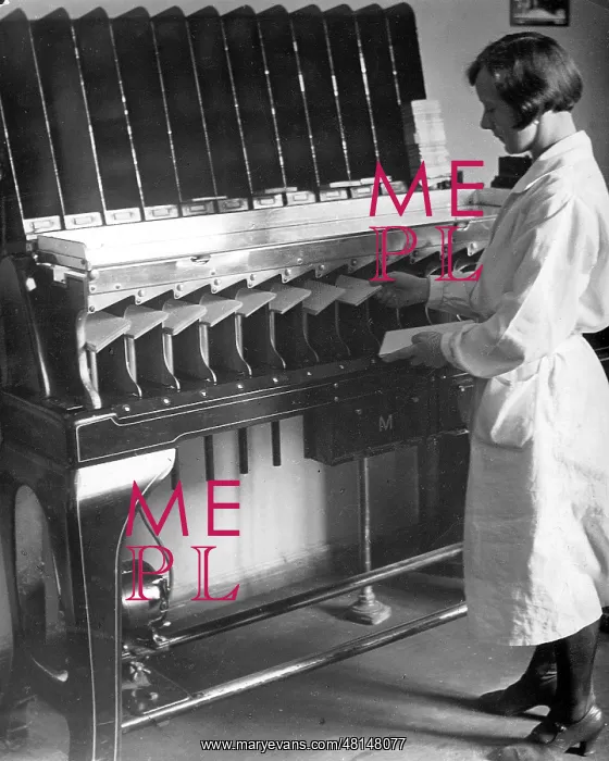 : Hollerith's mechanical tabulator, 1931 : Hollerith's mechanical tabulator, 1931