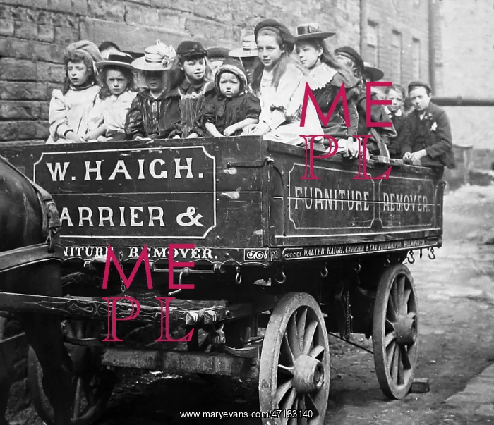  : Holmfirth Sunday School Outing early 1900s