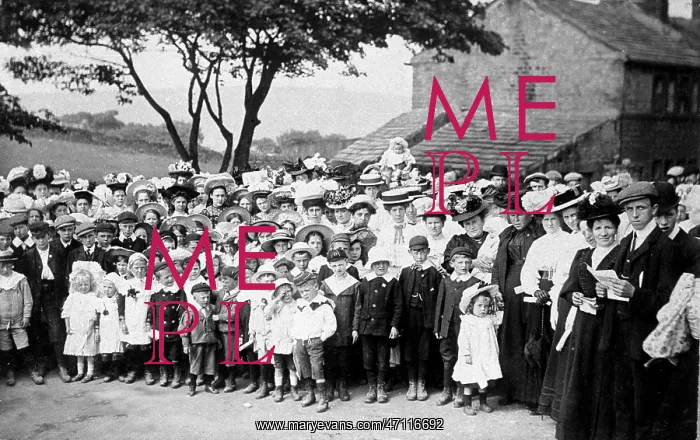  : Holmfirth Wooldale School Feast in 1908