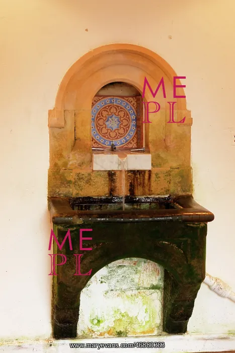 : Holy Well at Malvern Wells, Worcestershire : Holy Well at Malvern Wells, Worcestershire