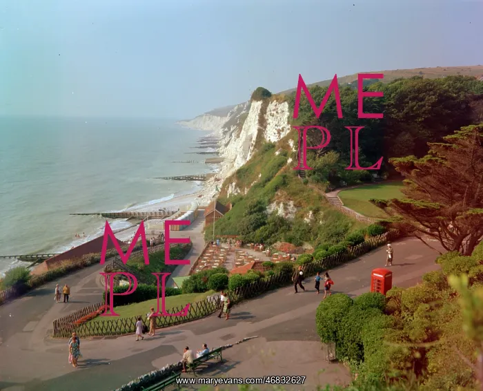 : Holywell and the cliffs, Eastbourne : Holywell and the cliffs, Eastbourne
