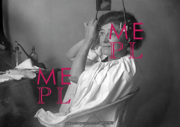  : HOME PERM 1920S