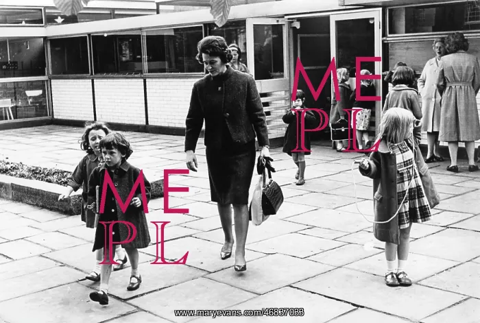 : Home time at Bousfield Primary School : Home time at Bousfield Primary School