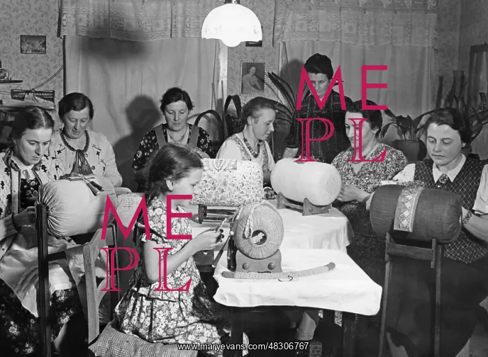: Home work in the Erzgebirge, 1941 : Home work in the Erzgebirge, 1941