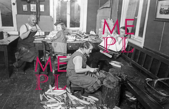 : Home work in Germany, 1928 : Home work in Germany, 1928