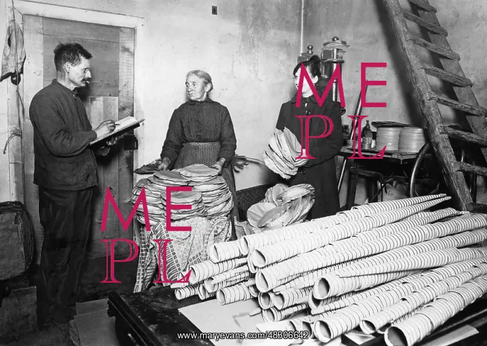 : Home work in Manebach, 1925 : Home work in Manebach, 1925