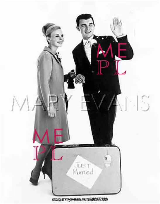 : HONEYMOONING COUPLE : HONEYMOONING COUPLE