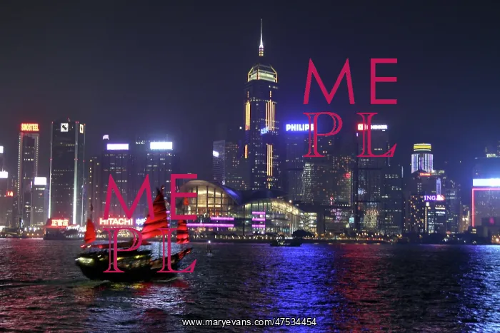  : Hong Kong skyline and harbour bay with a junk at night in Hong Kong, China