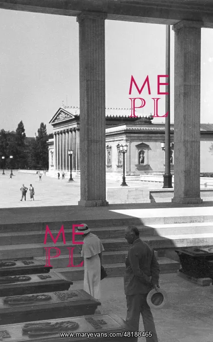 : Honor Temple at Koenigsplatz, 1936 : Honor Temple at Koenigsplatz, 1936