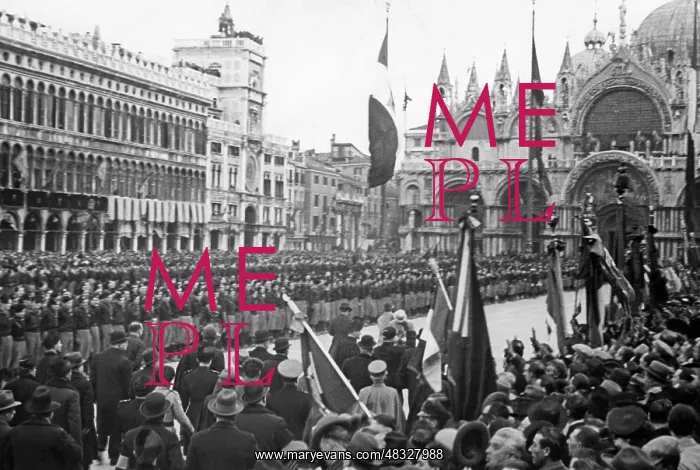 : Honorary formation for Achille Starace on St. Mark's Square : Honorary formation for Achille Starace on St. Mark's Square