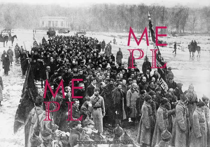 : Honoring the fallen in Moscow, 1922 : Honoring the fallen in Moscow, 1922