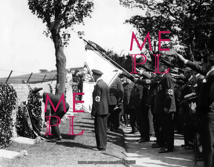 : Honoring of fallen soldiers, 1939 : Honoring of fallen soldiers, 1939