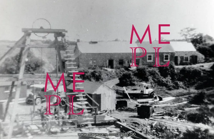 : Hook Colliery, Pembrokeshire, South Wales : Hook Colliery, Pembrokeshire, South Wales