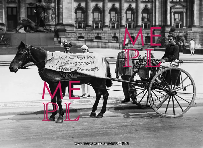 : Horse cart in Berlin, 1929 : Horse cart in Berlin, 1929