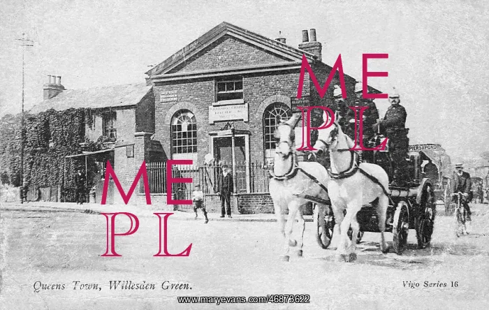 : Horse-drawn fire engine with crew, Willesden, London : Horse-drawn fire engine with crew, Willesden, London