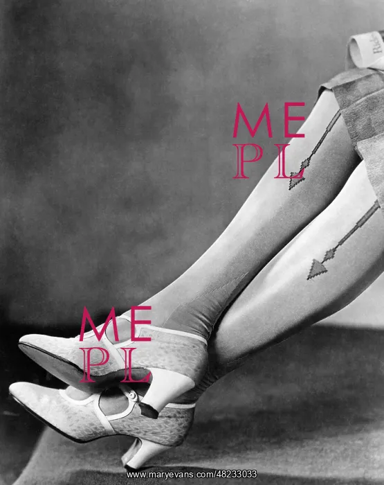: Hosiery fashion, 1927 : Hosiery fashion, 1927