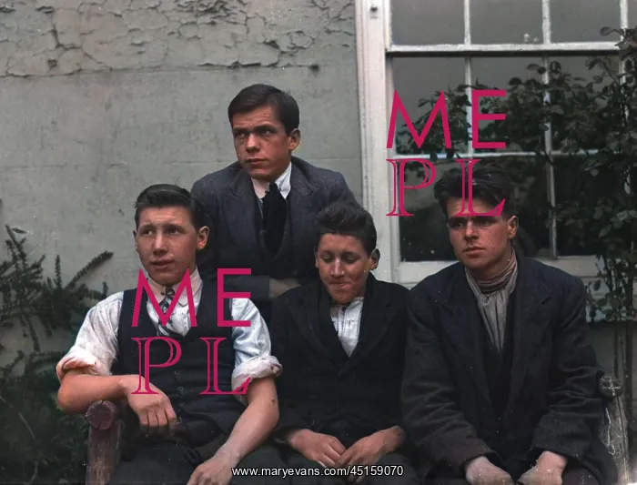 : HOSTEL LODGERS 1930S : HOSTEL LODGERS 1930S