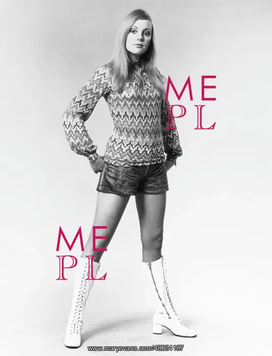 : HOT PANTS. A sexy blonde model wearing hot pants : HOT PANTS. A sexy blonde model wearing hot pants