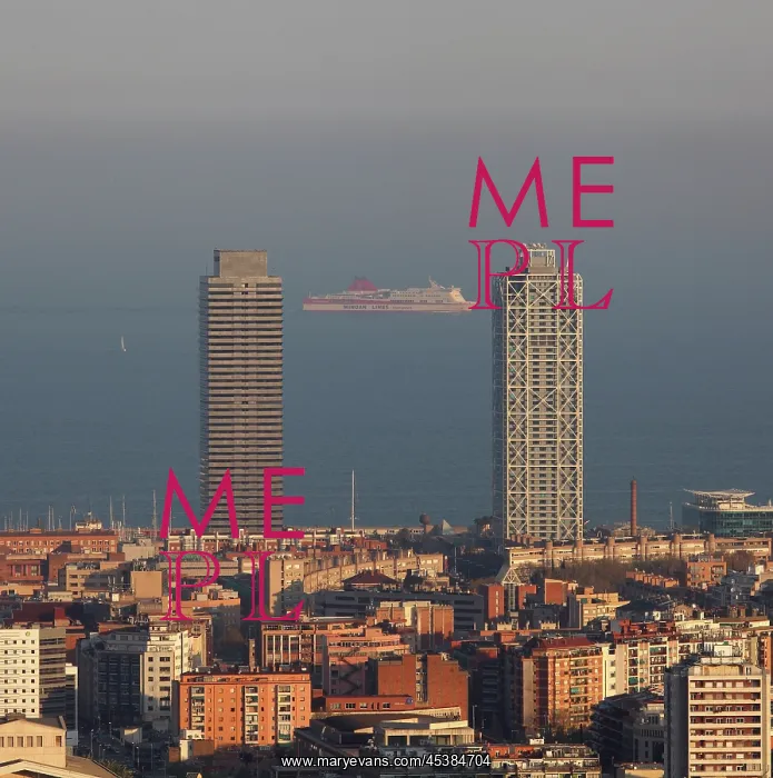 : Hotel Arts (right) and Torre Mapfre (left), Barcelona, Spain : Hotel Arts (right) and Torre Mapfre (left), Barcelona, Spain