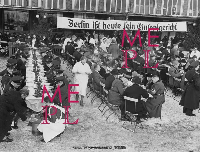 : Hotpot meal in Berlin, 1937 : Hotpot meal in Berlin, 1937