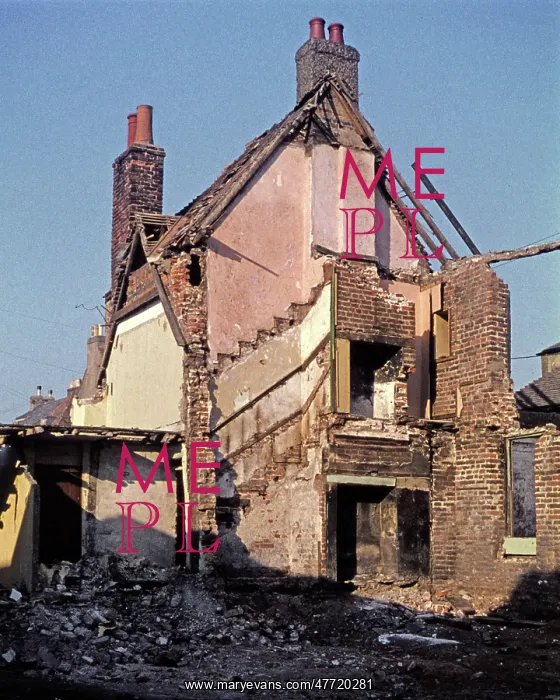 : House under demolition : House under demolition