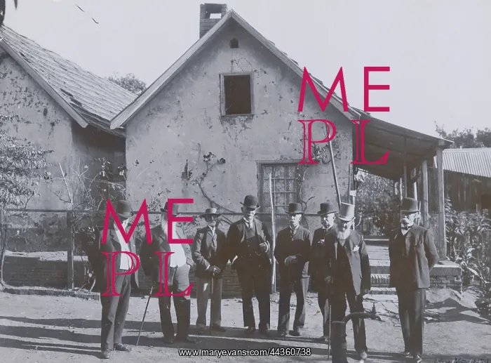 : This house stood on the lower side of Berg Street : This house stood on the lower side of Berg Street