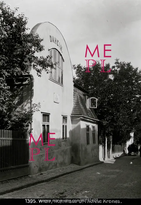 : House of Therese Krones at Hohe Warte : House of Therese Krones at Hohe Warte