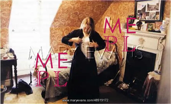 : HOUSEMAID GETS DRESSED : HOUSEMAID GETS DRESSED