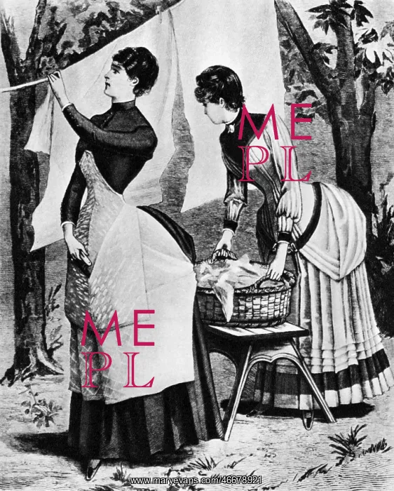 : Housewifes hanging laundry on the clothesline : Housewifes hanging laundry on the clothesline