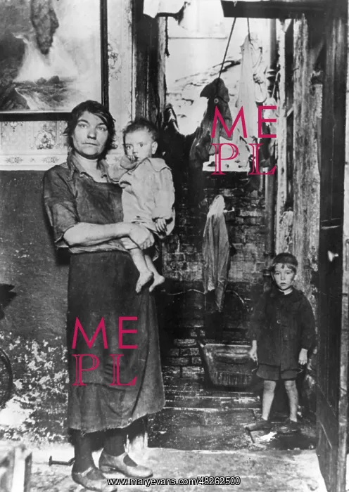 : Housing misery in England, 1930s : Housing misery in England, 1930s