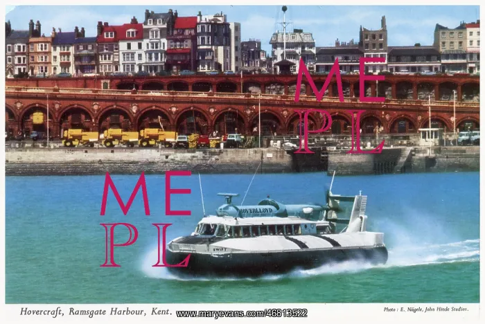 : Hovercraft, Ramsgate Harbour, Kent : Hovercraft, Ramsgate Harbour, Kent