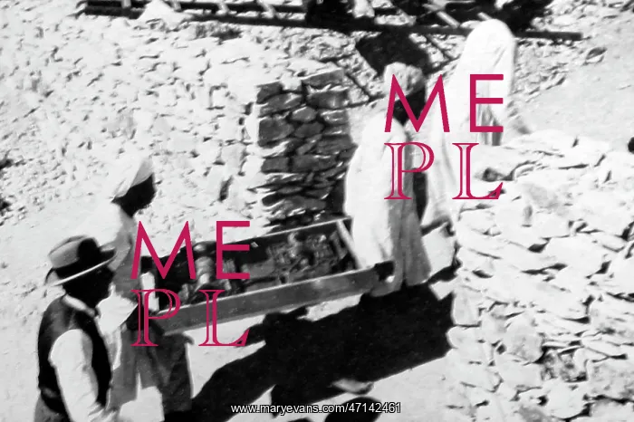 : Howard Carter - artifacts removed from tomb of Tutankhamen : Howard Carter - artifacts removed from tomb of Tutankhamen