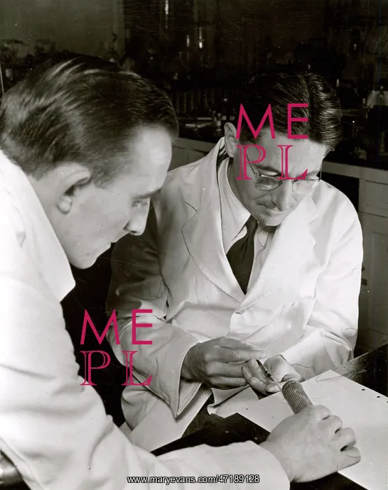  : Howard Florey in Lab