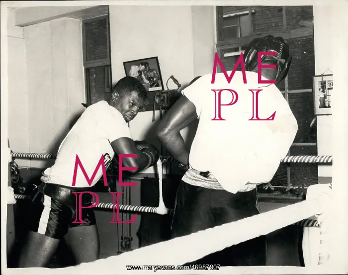 : Howard King training for boxing match, London : Howard King training for boxing match, London