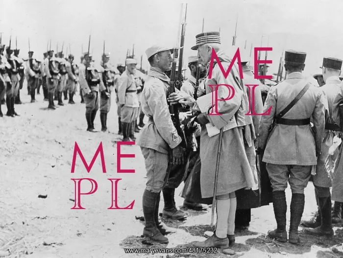 : Hubert Lyautey with soldiers in Morocco, 1925 : Hubert Lyautey with soldiers in Morocco, 1925