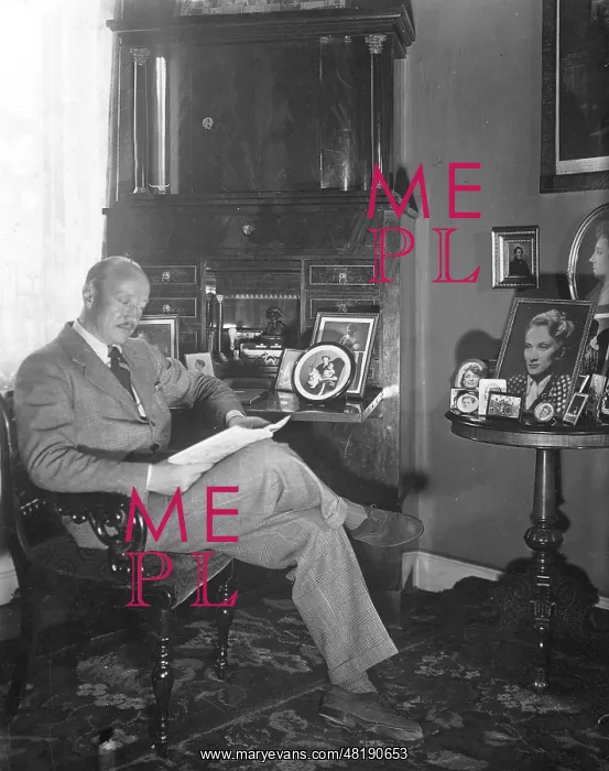 : Hubert von Meyerinck in his flat, 1936 : Hubert von Meyerinck in his flat, 1936
