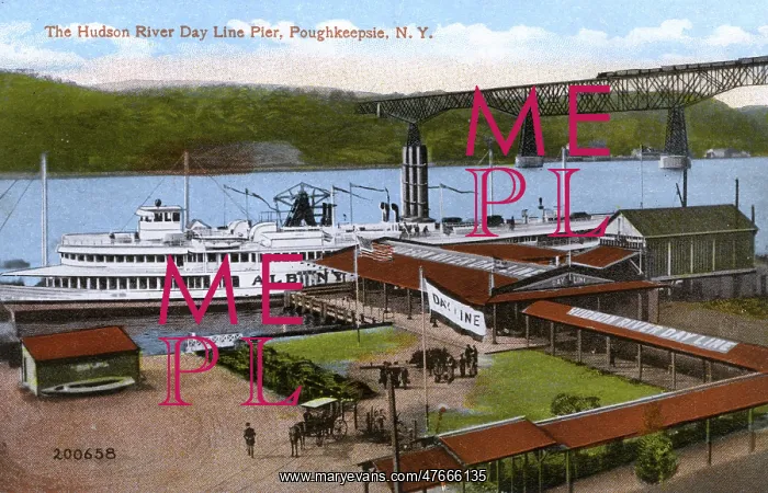 : Hudson River Pier, Poughkeepsie, New York State, USA : Hudson River Pier, Poughkeepsie, New York State, USA